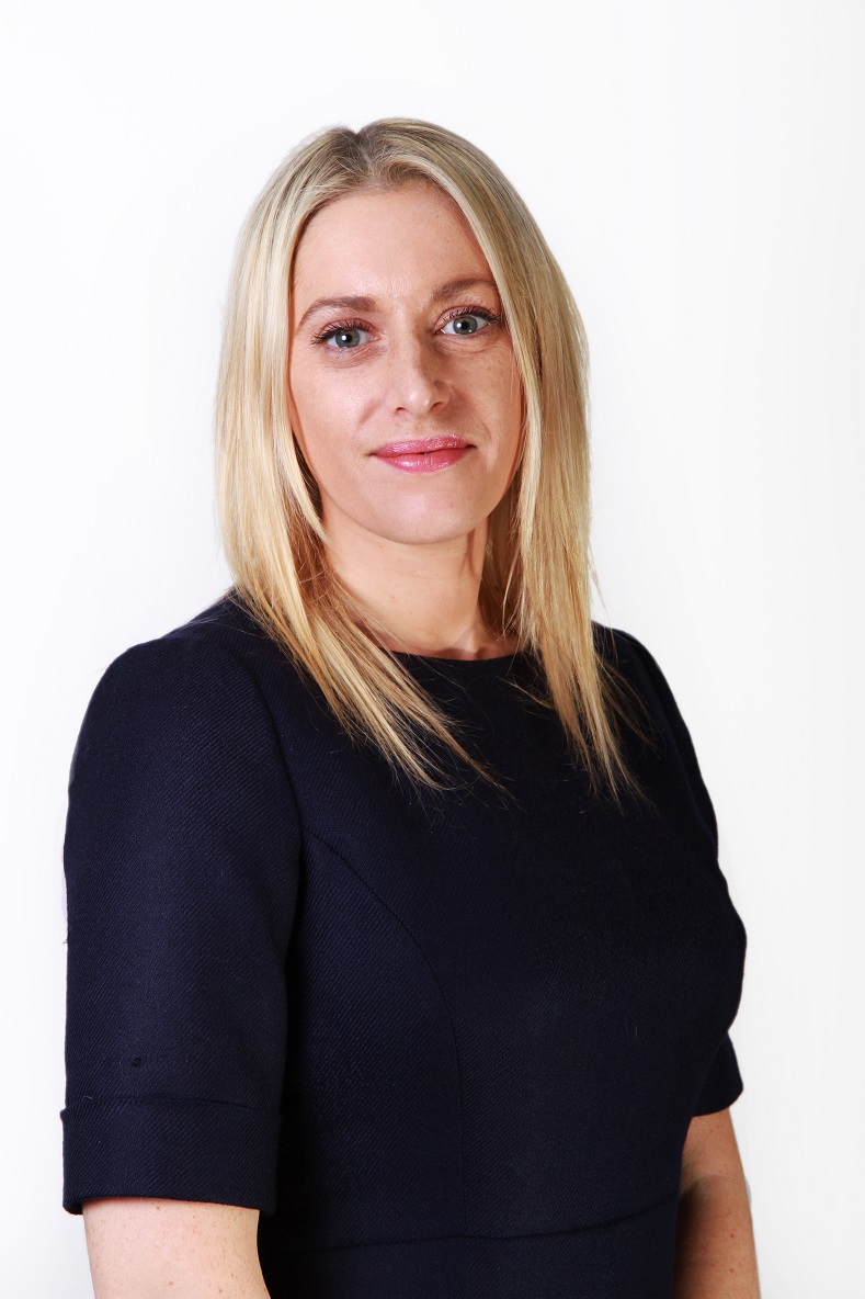 venetia_phipps_-_howes_percival_4